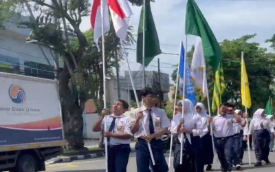 SMP Muhammadiyah 1 Semarang Gelar Kirab Peringati Milad Muhammadiyah ke-113